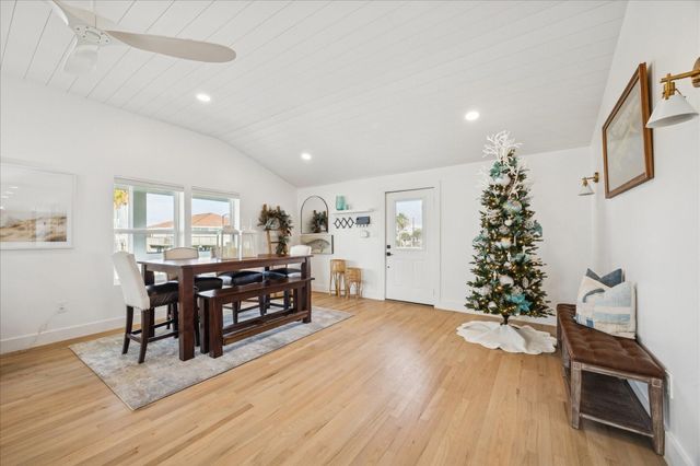 218 Kameha Drive, Tiki Island, TX 77554