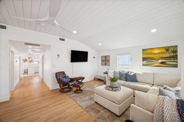 218 Kameha Drive, Tiki Island, TX 77554