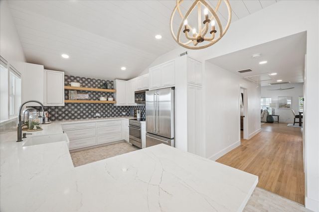 218 Kameha Drive, Tiki Island, TX 77554