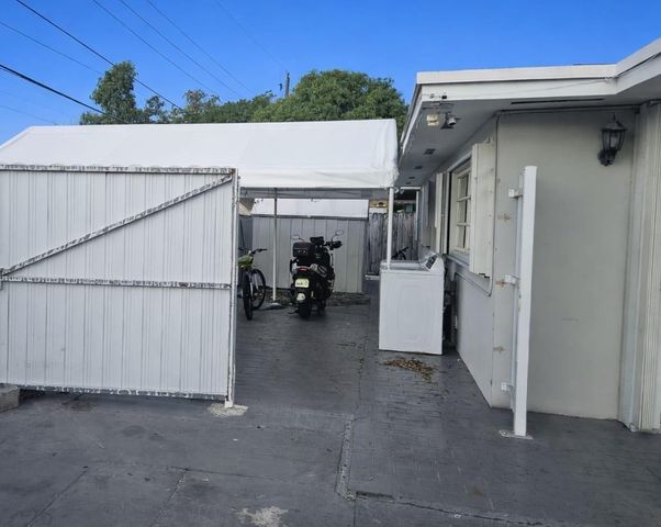 3500 NW 12th Street, Miami, FL 33125