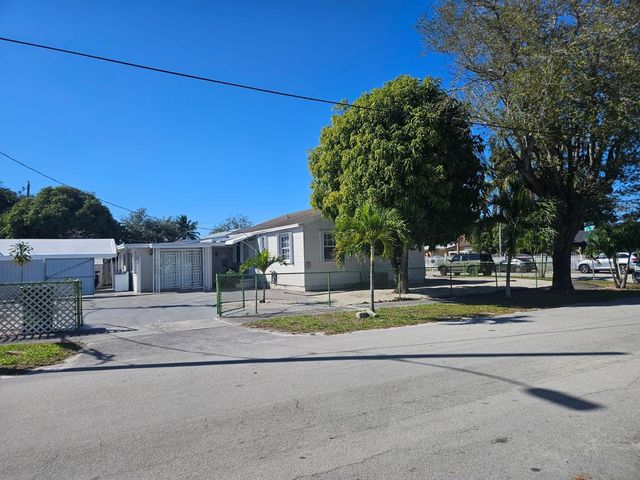 3500 NW 12th Street, Miami, FL 33125