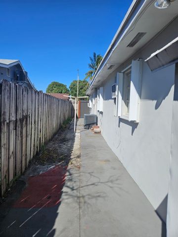 3500 NW 12th Street, Miami, FL 33125