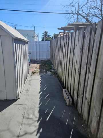 3500 NW 12th Street, Miami, FL 33125