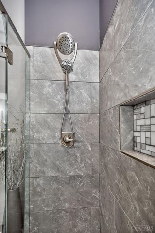 5953 Castlewood Crossing, Miami Twp, OH 45150