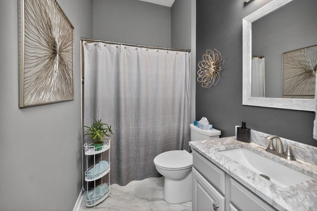 5953 Castlewood Crossing, Miami Twp, OH 45150