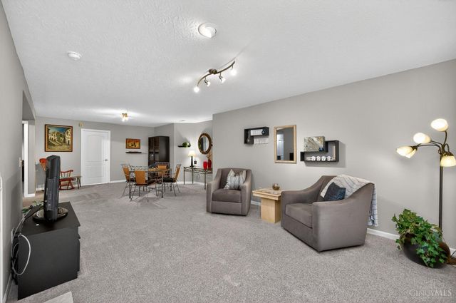 5953 Castlewood Crossing, Miami Twp, OH 45150