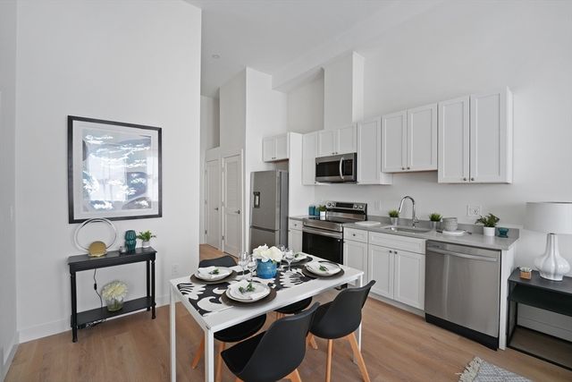 403 Division Street 16, Fall River, MA 02721