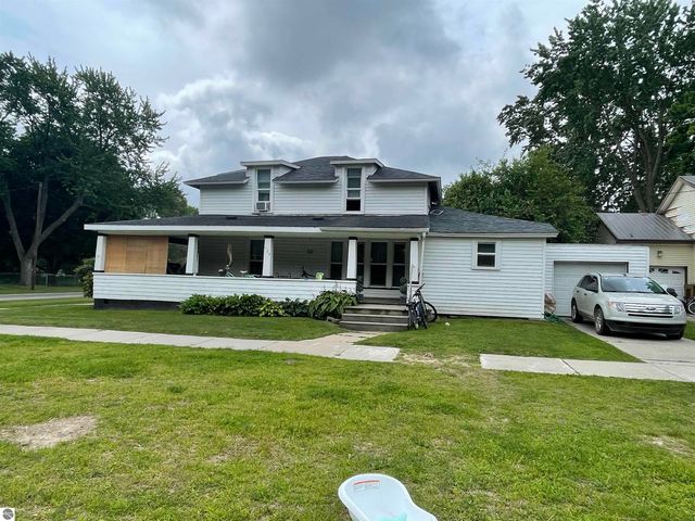 125 Cedar Avenue, Alma, MI 48801