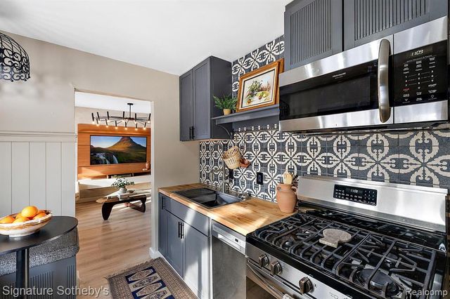 1669 Jarvis Street, Ferndale, MI 48220