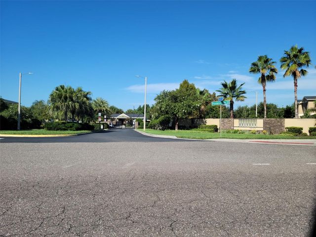 2746 HAMPTON GREEN LANE, Brandon, FL 33511