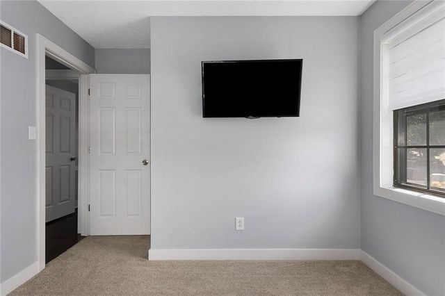 300 NW Arbor Drive, Blue Springs, MO 64014