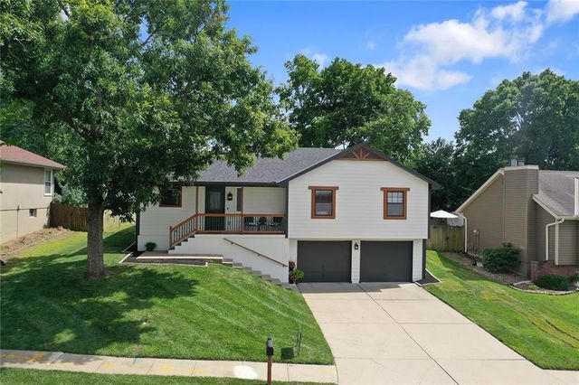 300 NW Arbor Drive, Blue Springs, MO 64014