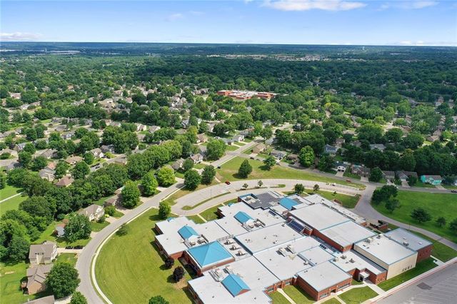 300 NW Arbor Drive, Blue Springs, MO 64014