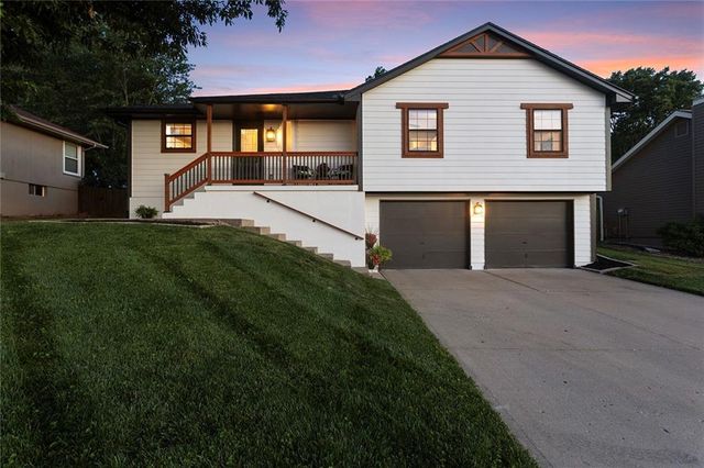 300 NW Arbor Drive, Blue Springs, MO 64014