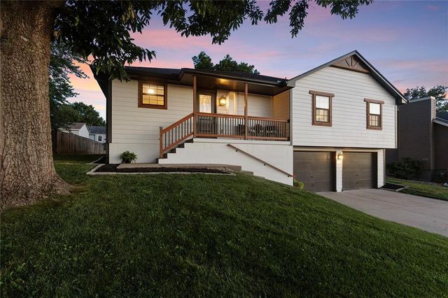 300 NW Arbor Drive, Blue Springs, MO 64014