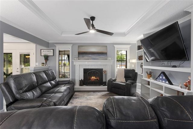 300 NW Arbor Drive, Blue Springs, MO 64014