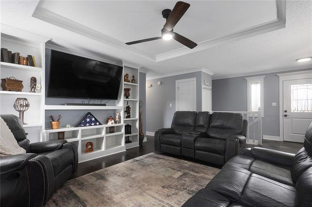 300 NW Arbor Drive, Blue Springs, MO 64014
