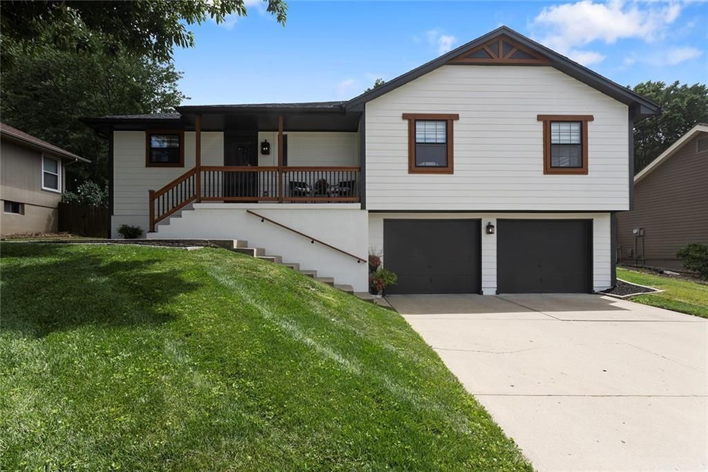 300 NW Arbor Drive, Blue Springs, MO 64014