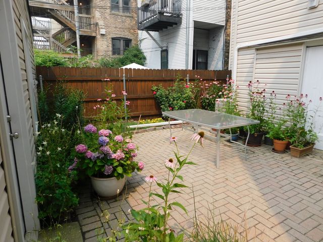 2329 W Mclean Avenue, Chicago, IL 60647