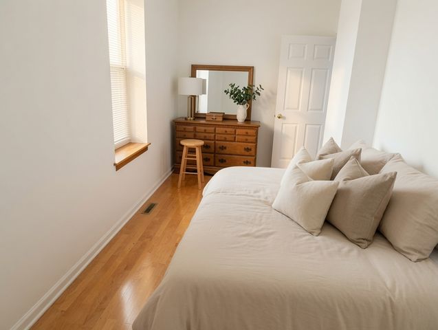 2329 W Mclean Avenue, Chicago, IL 60647