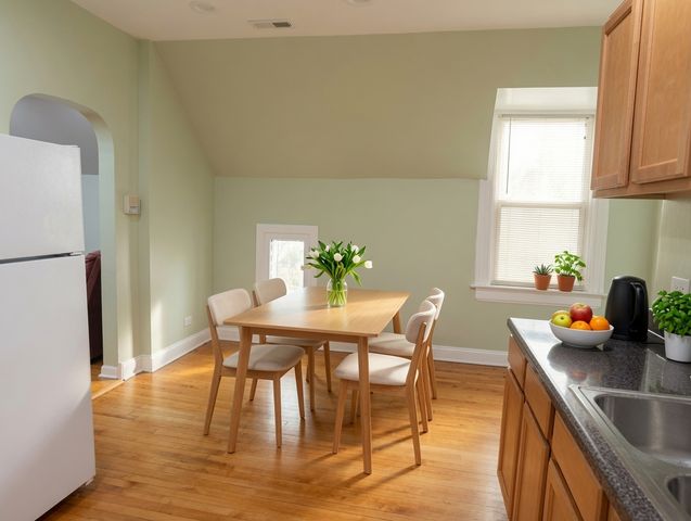 2329 W Mclean Avenue, Chicago, IL 60647