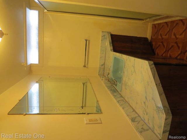 15742 Kennebec Street, Southgate, MI 48195