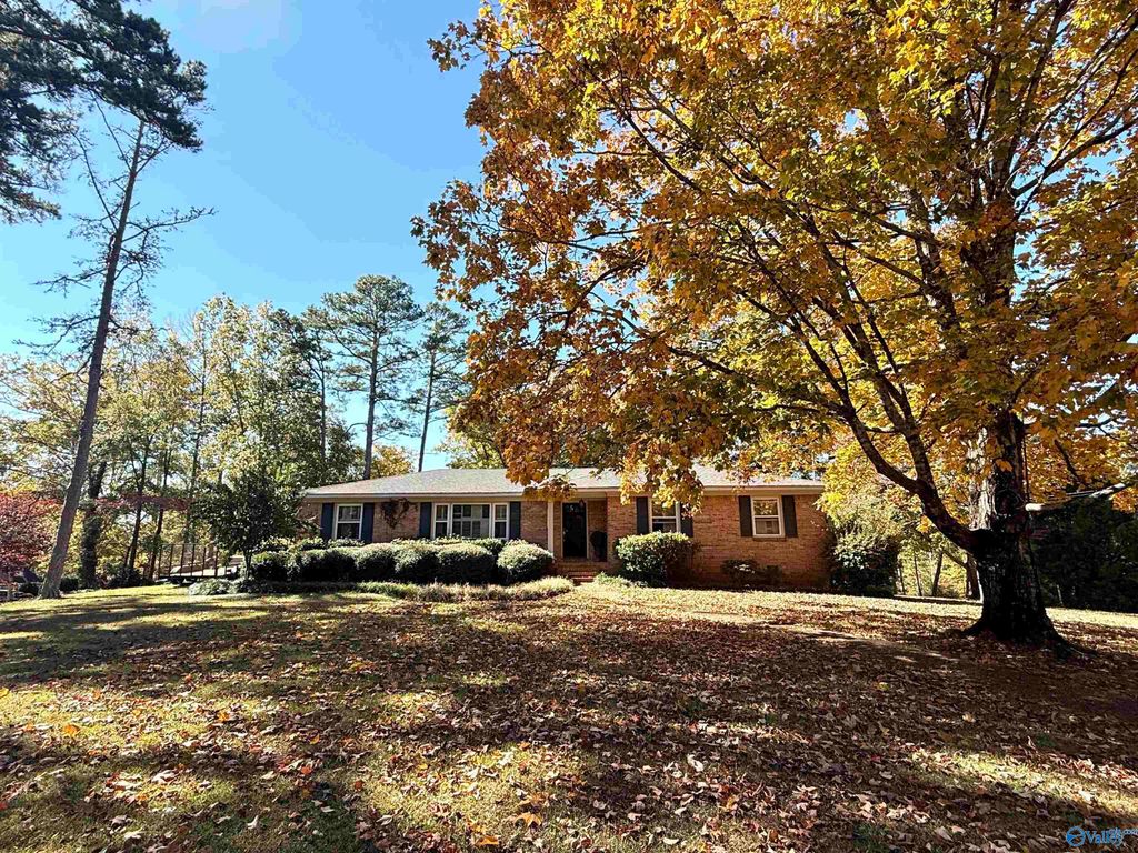 121 Merit Circle, Gadsden, AL 35901