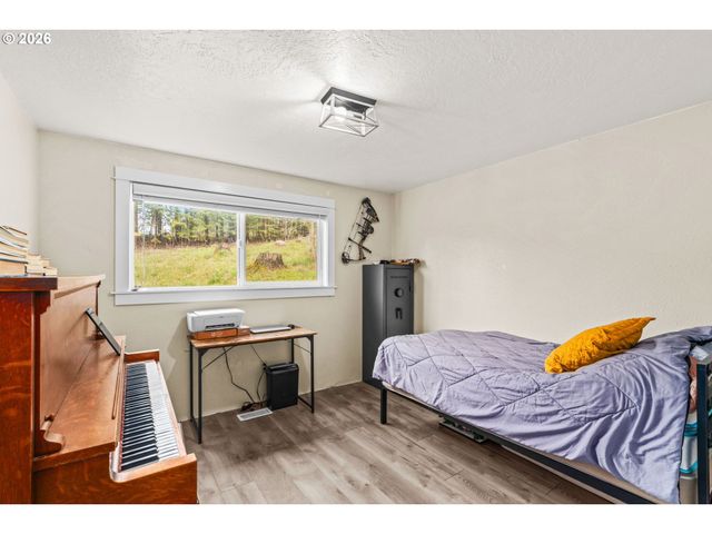 31510 CAMAS SWALE Rd, Creswell, OR 97426