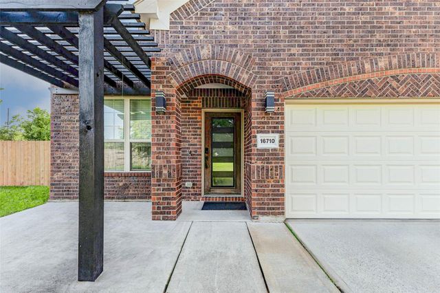 16710 Lake Prince Lane, Houston, TX 77044