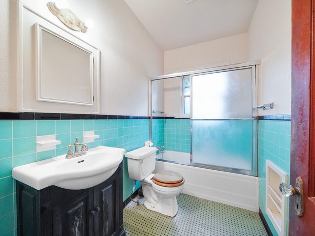 229 E Cedar Street, Angleton, TX 77515