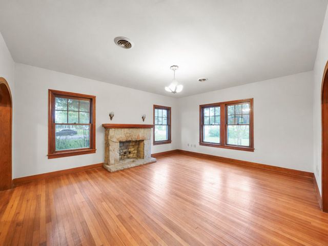 229 E Cedar Street, Angleton, TX 77515
