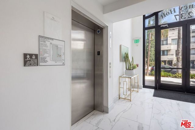 1237 S 90035 Avenue 202, Los Angeles, CA 90035