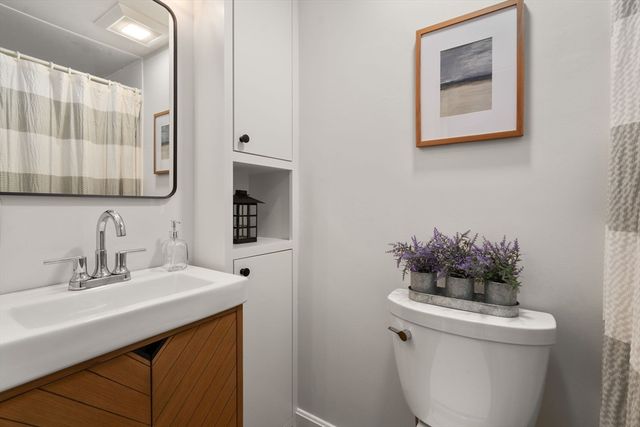 152 Sprague St, Dedham, MA 02026