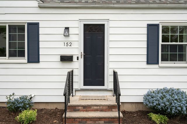 152 Sprague St, Dedham, MA 02026