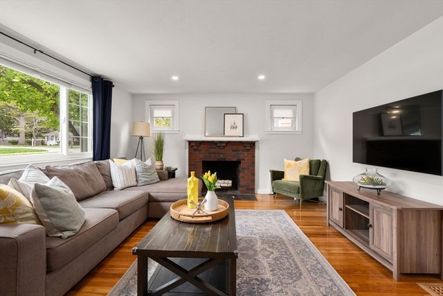152 Sprague St, Dedham, MA 02026