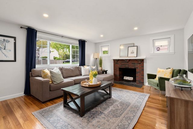 152 Sprague St, Dedham, MA 02026