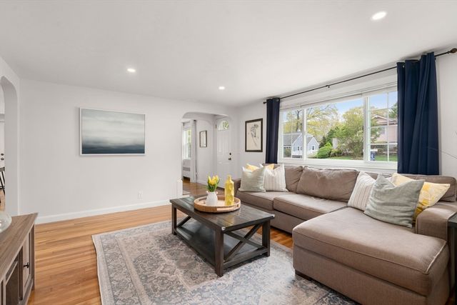 152 Sprague St, Dedham, MA 02026