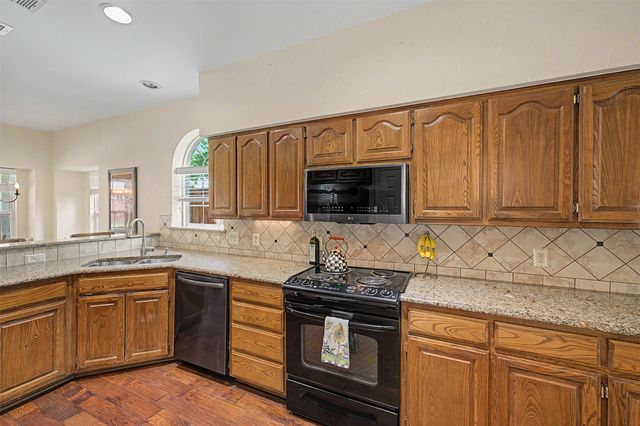 3350 Summerfield Drive, Grapevine, TX 76051