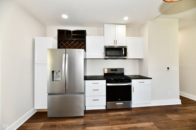 1526 N B Street, Elwood, IN 46036