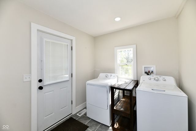 1526 N B Street, Elwood, IN 46036