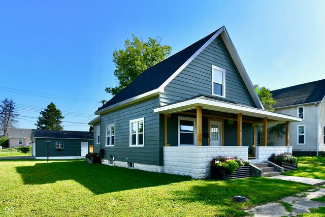 1526 N B Street, Elwood, IN 46036