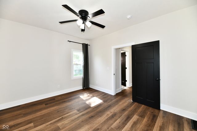 1526 N B Street, Elwood, IN 46036
