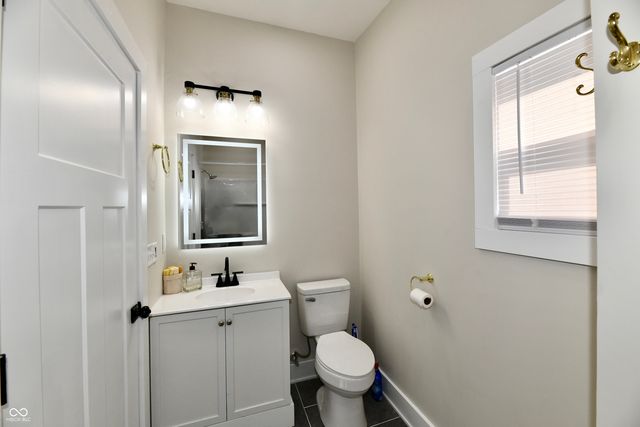 1526 N B Street, Elwood, IN 46036