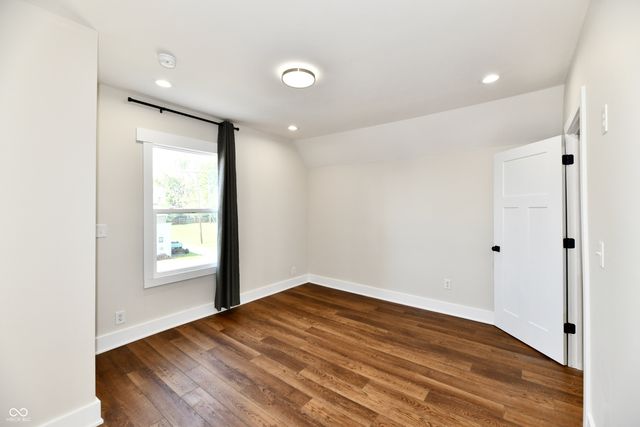 1526 N B Street, Elwood, IN 46036