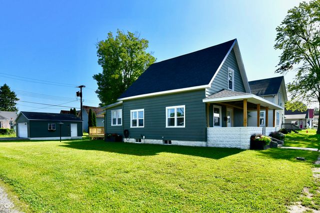 1526 N B Street, Elwood, IN 46036