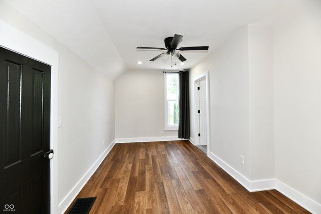 1526 N B Street, Elwood, IN 46036
