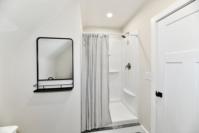 1526 N B Street, Elwood, IN 46036