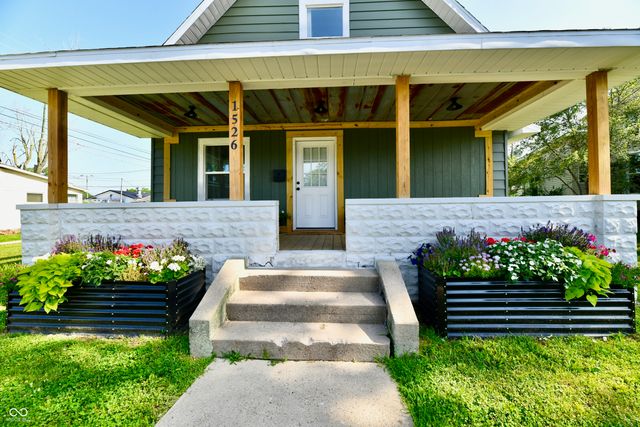 1526 N B Street, Elwood, IN 46036