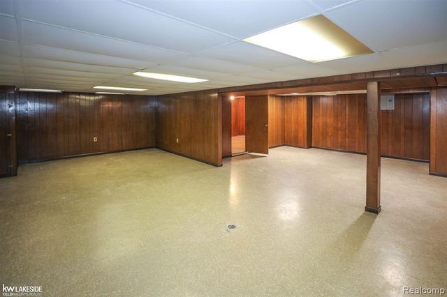 13325 Iowa Drive, Warren, MI 48088