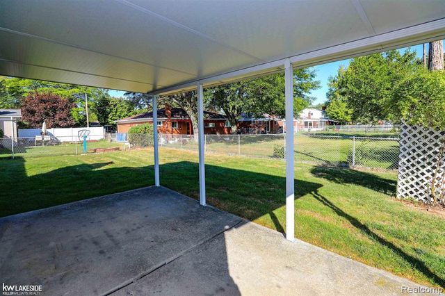 13325 Iowa Drive, Warren, MI 48088